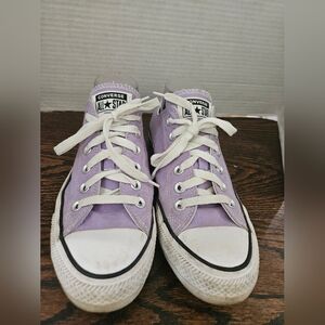 Converse All Star. Lavender. Womens 8 Mens 6. Excellent used condition (Bin8)